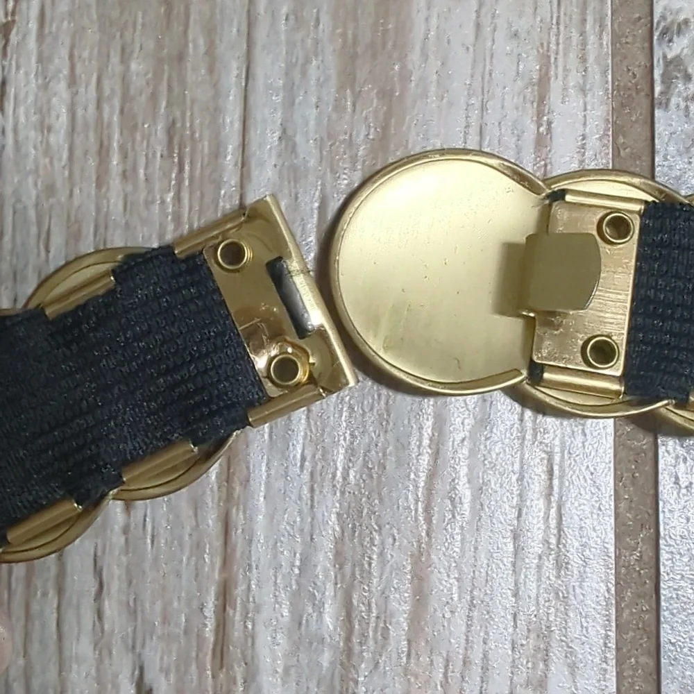 Vintage Stretchy Gold Tone Belt - Picture 5 of 6